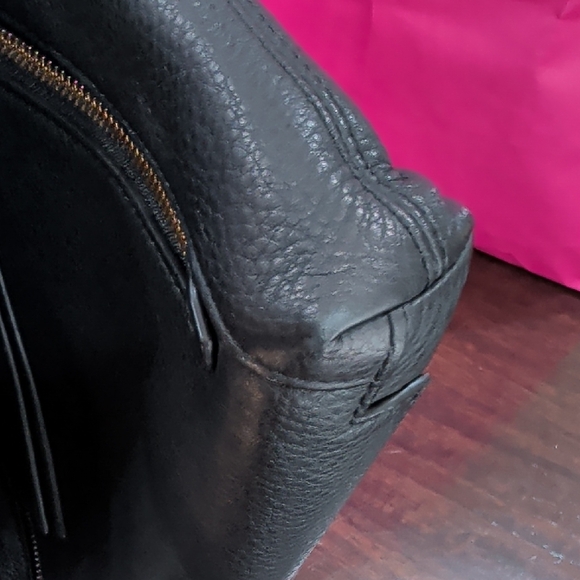 Tory Burch Black Leather Bag with Gold Details - Picture 10 of 16